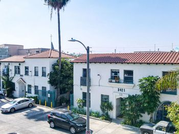 3421 S Norton Avenue