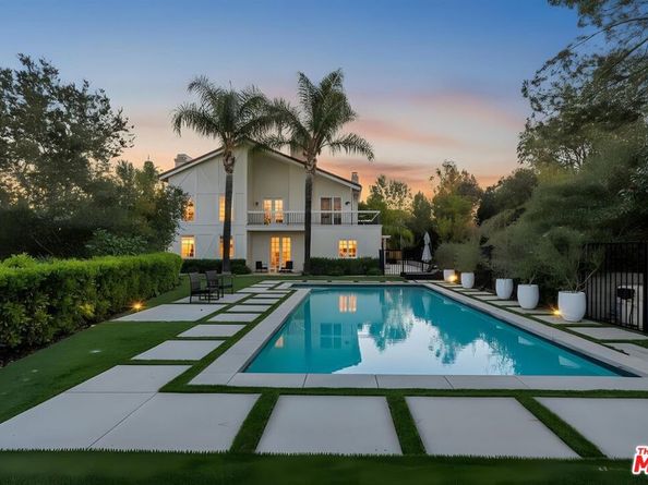 22241 Alizondo Drive, Woodland Hills CA 91364