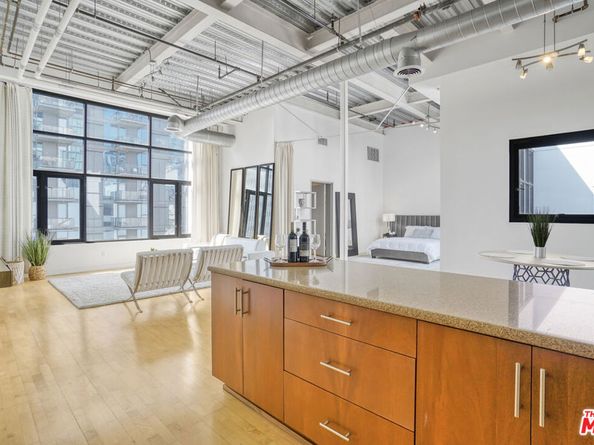 330 W 11th Street 703, Los Angeles CA 90015