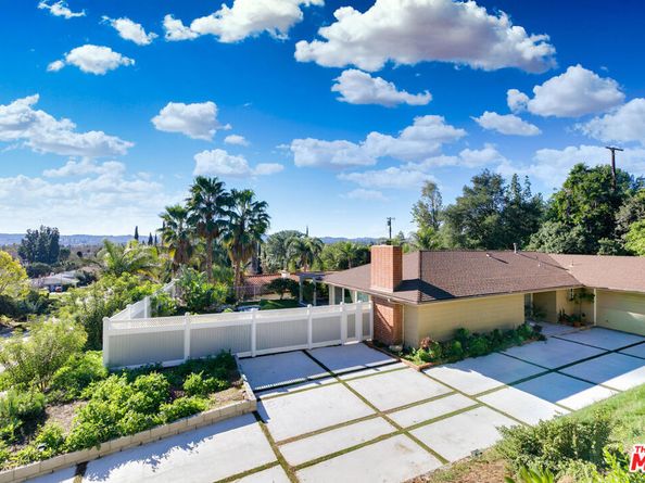 8479 Moorcroft Avenue, West Hills CA 91304