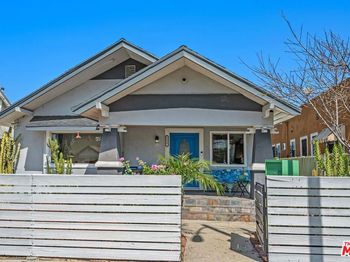 1627 W 38th Street