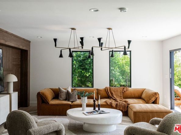 2380 Venus Drive, Los Angeles CA 90046