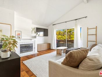 3605 E Anaheim Street