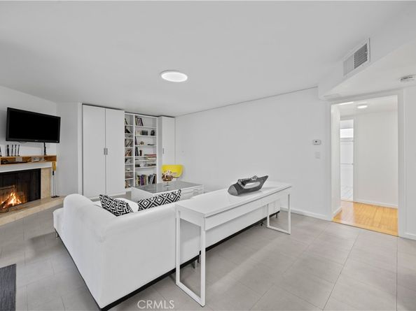 14960 Victory Boulevard 102, Van Nuys CA 91411