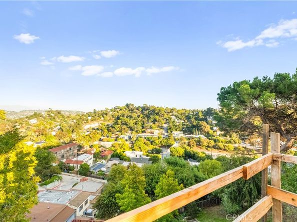 2252 Edendale, Silver Lake CA 90039