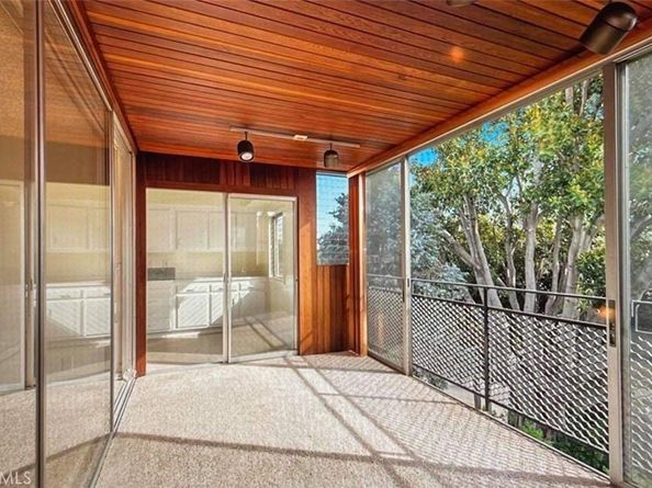 289 S Barrington Avenue A311, Los Angeles CA 90049