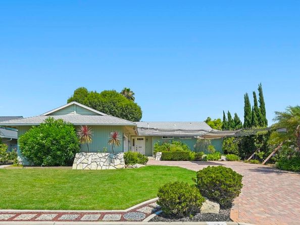 1051 La Reina Drive, San Marcos CA 92078