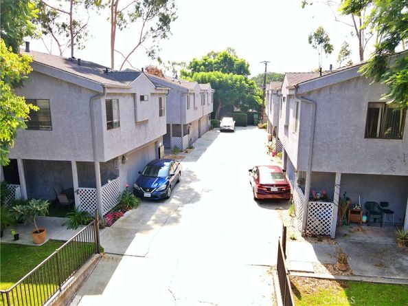 376 E Hillsdale Street, Inglewood CA 90302