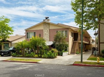 300 E Garfield Avenue