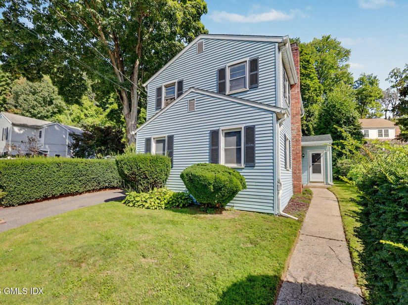 17 Cary Road, Riverside CT 06878