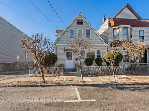 2025 45th St, North Bergen NJ 07047