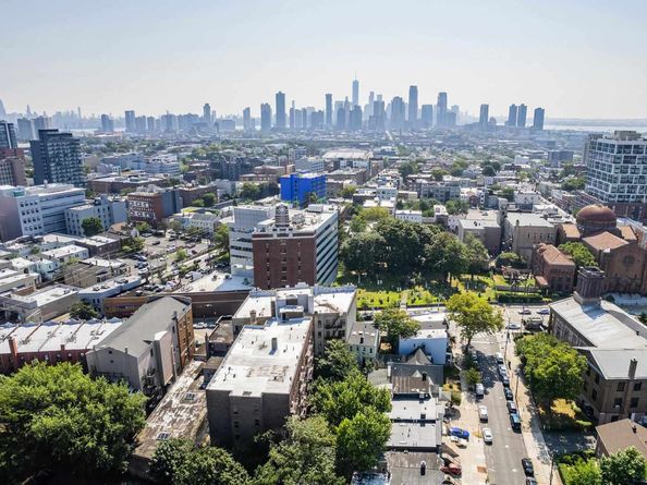 821 Bergen Ave 102, Jersey City NJ 07306