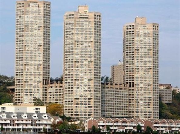 7002 Blvd East 33L, Guttenberg NJ 07093