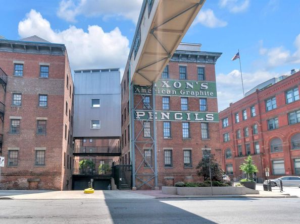 187 Wayne St 106C, Jersey City NJ 07302