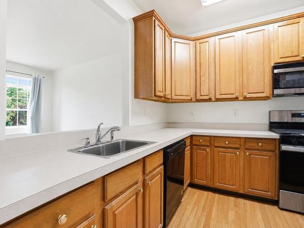 7 Atlas Ct, Jersey City NJ 07305