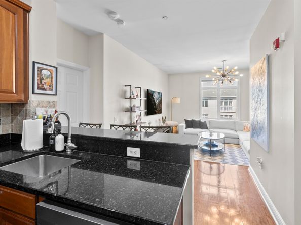 7400 River Rd 401, North Bergen NJ 07047