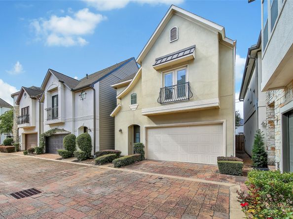 1113 Sherwood Trails, Houston TX 77043