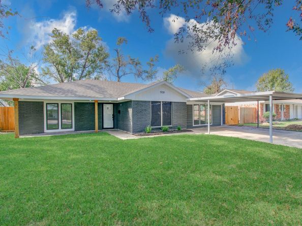 1939 Woodvine Drive, Houston TX 77055