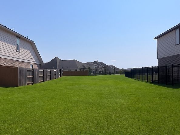 8907 Robin Song Trail, Houston TX 77028