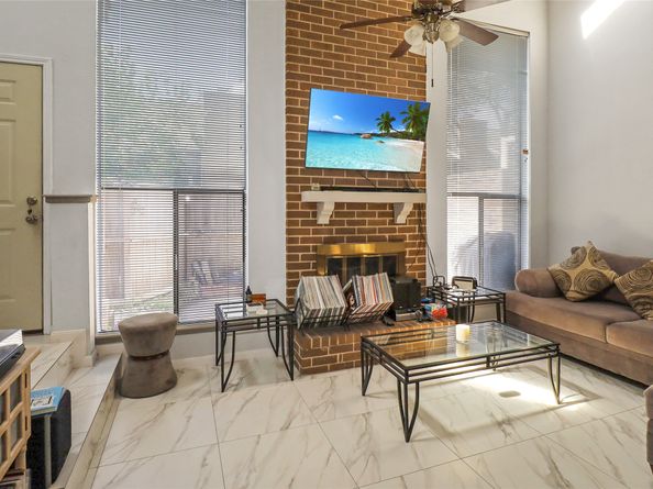 13798 Hollowgreen Drive 305, Houston TX 77082