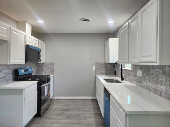 5914 Newquay Street, Houston TX 77085