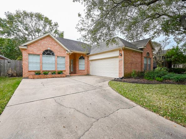 4606 Topaz Trail Drive, Sugar Land TX 77479