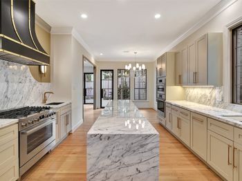 74 Briar Hollow Lane