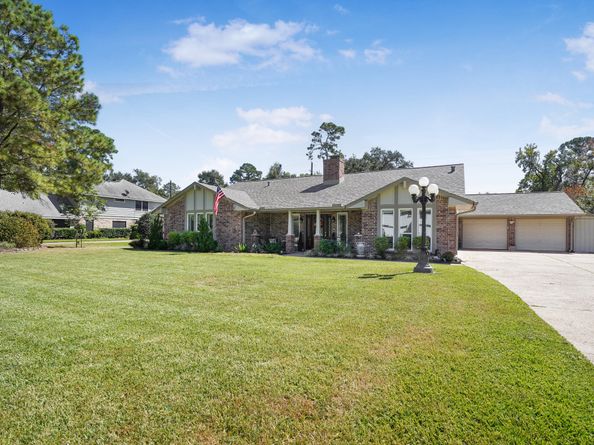 1006 Castle Hill Trail, Houston TX 77339