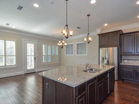 1110 Oakwood Pass, Houston TX 77043