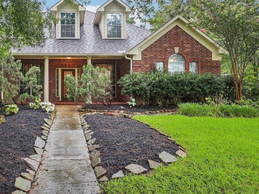 14326 Chartley Falls Drive, Houston TX 77044