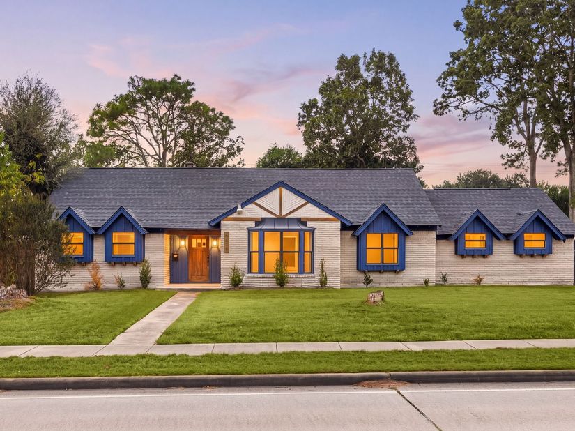 5519 W Bellfort Avenue, Houston TX 77035