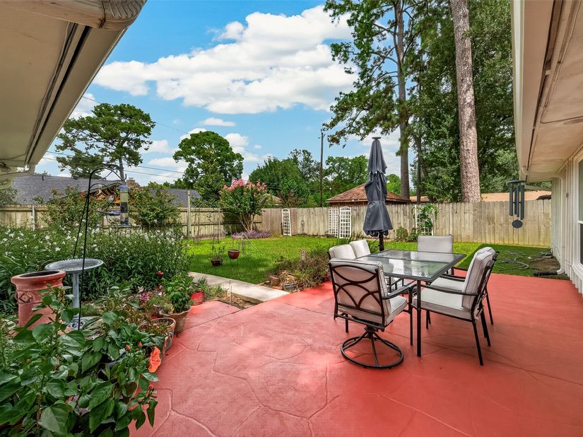 10062 Warwana Road, Houston TX 77080