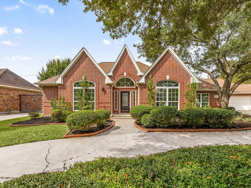 1602 Hannington Drive, Katy TX 77450