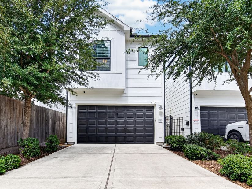 1201 E 23rd Street, Houston TX 77009
