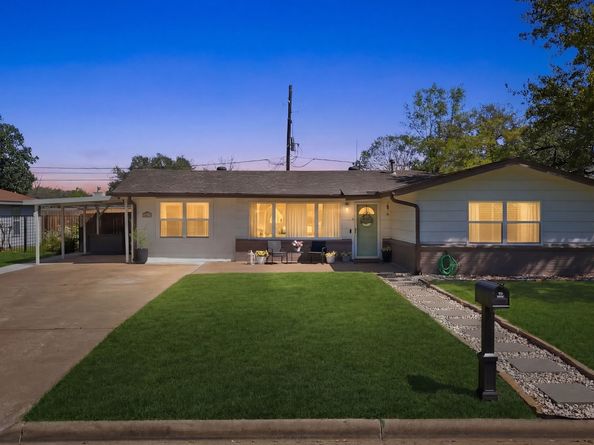 1914 Heights Drive, Katy TX 77493