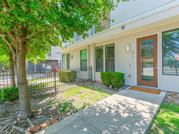2401 Crawford Street C1B, Houston TX 77004