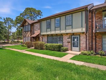 2220 Shadowdale Drive