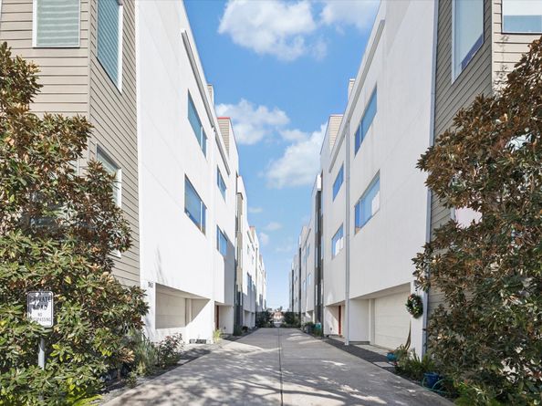 1151 W 18th Street, Houston TX 77008