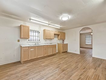 3822 Wipprecht Street