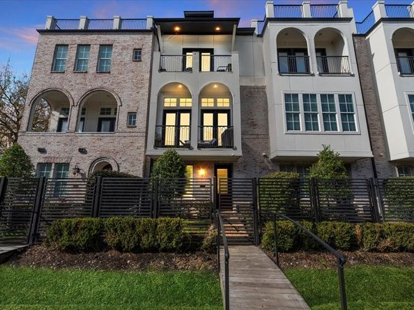 2605 Maxroy Street, Houston TX 77007