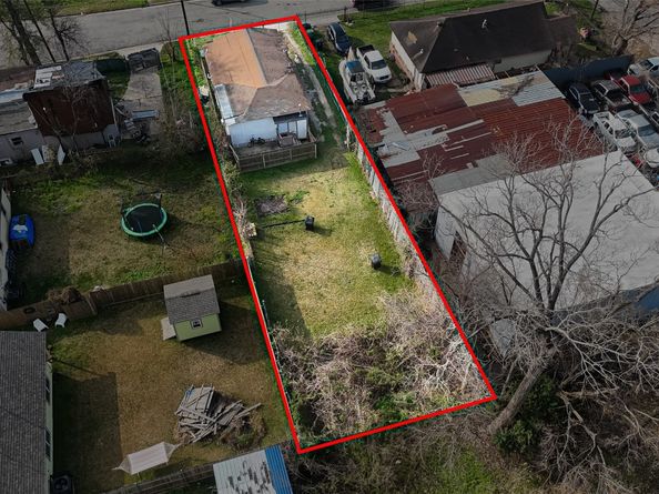 1213 Boswell Street, Houston TX 77009