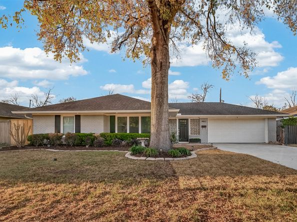 4862 Creekbend Drive, Houston TX 77035