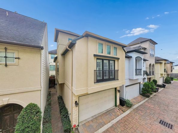 2741 Sherwin Street, Houston TX 77007