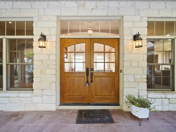 6103 Lakeshore Drive, Leander TX 78645