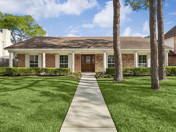 10906 Piping Rock Lane, Houston TX 77042
