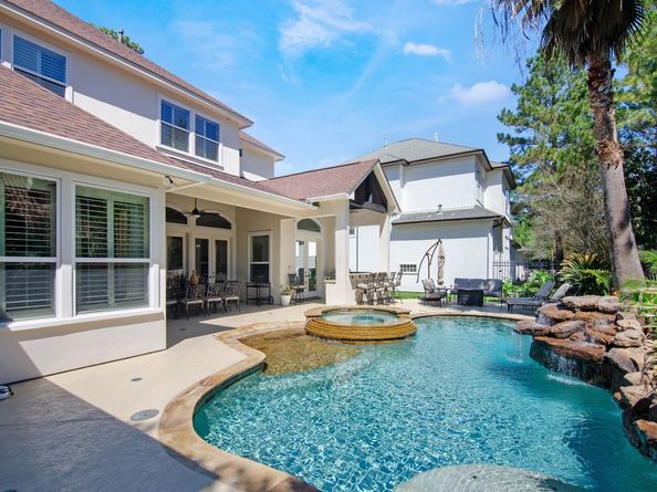 54 Kingscote Way, The Woodlands TX 77382