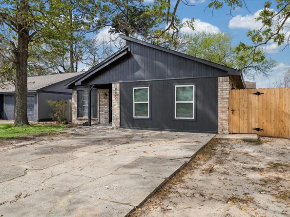 8611 Valley Rock Drive, Houston TX 77078