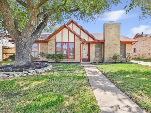 10122 Sageglow Drive, Houston TX 77089