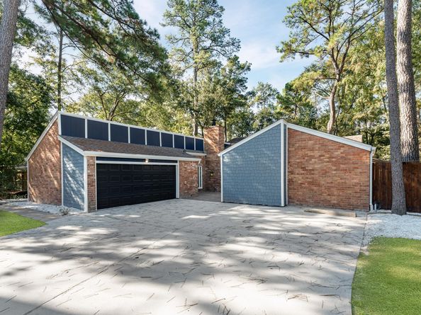 33 Crystal Lake Lane, The Woodlands TX 77380