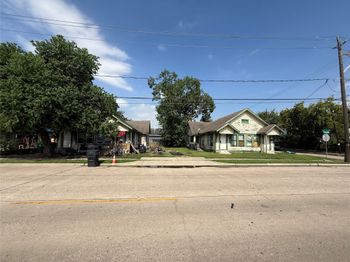 1109 N Cesar Chavez Boulevard